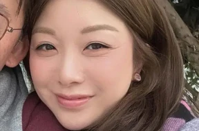 恭喜！香港知名女星离婚后火速迎来新恋情，自曝男友是霸道总裁