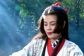 香港知名女星拒绝复出，经历严重车祸，不整容不医美至今单身