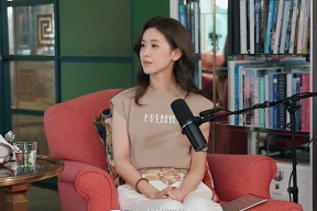 章泽天播客翻车到处删帖捂嘴遭网友怒斥，怕批就别出门