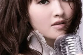 香港女星超自然言论引热议！曾在直播中求救，称有人要杀她