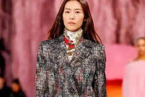 刘雯走秀引争议：疑似跛脚消极怠工，与何穗争倒数第一