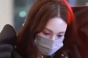 金晨机场被偶遇，短发素颜超甜，回应微胖质疑霸气反怼