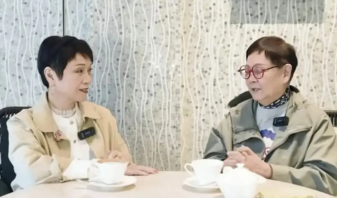 TVB老戏骨因老公离世，移居珠海独自生活，79岁状态不输当年  第1张