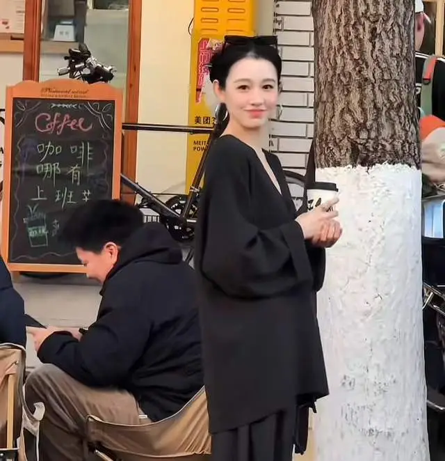 网红“七老板”录音门后首更视频!已回到安徽,仍在三只羊直播 第4张 网红“七老板”录音门后首更视频!已回到安徽,仍在三只羊直播 第4张