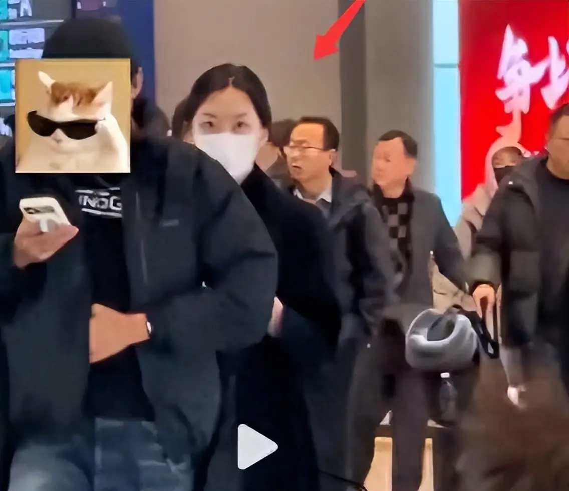 李亚鹏离婚后烦心事一堆:女儿大了管不了,新赛道被指坑蒙拐骗 第2张 李亚鹏离婚后烦心事一堆:女儿大了管不了,新赛道被指坑蒙拐骗 第2张