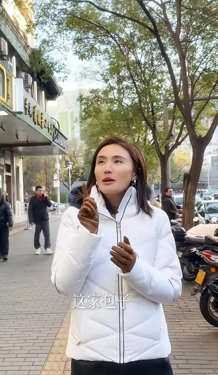 李亚鹏离婚后烦心事一堆:女儿大了管不了,新赛道被指坑蒙拐骗 第15张 李亚鹏离婚后烦心事一堆:女儿大了管不了,新赛道被指坑蒙拐骗 第15张