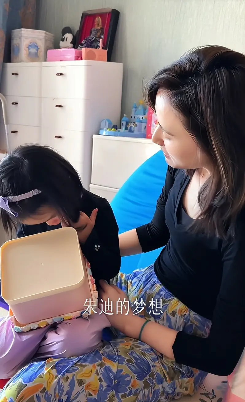 李亚鹏离婚后烦心事一堆:女儿大了管不了,新赛道被指坑蒙拐骗 第19张 李亚鹏离婚后烦心事一堆:女儿大了管不了,新赛道被指坑蒙拐骗 第19张