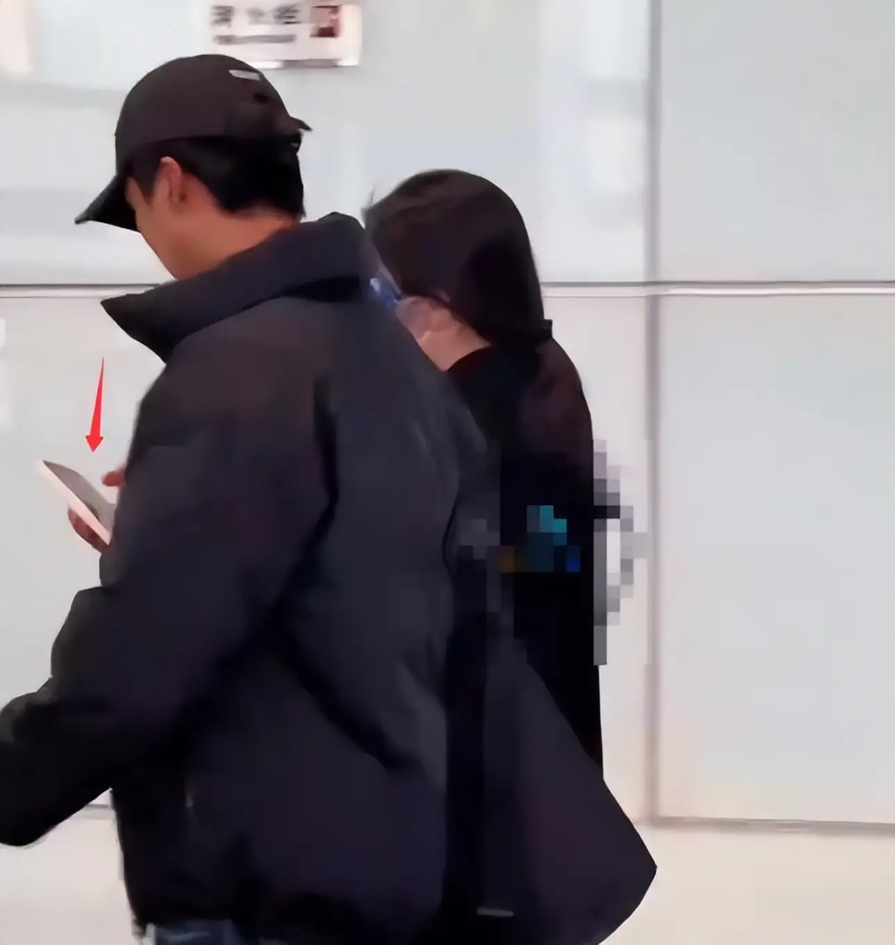 李亚鹏离婚后烦心事一堆:女儿大了管不了,新赛道被指坑蒙拐骗 第5张 李亚鹏离婚后烦心事一堆:女儿大了管不了,新赛道被指坑蒙拐骗 第5张