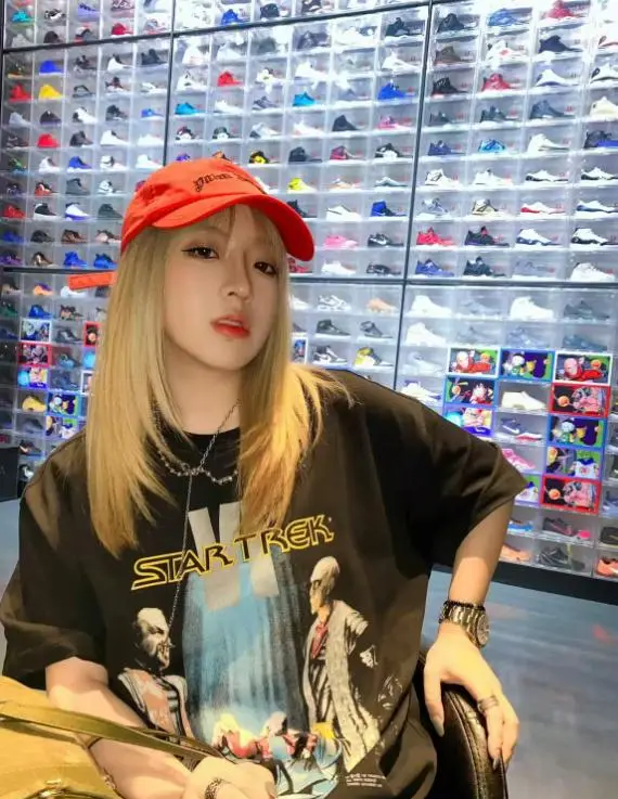 网红口子姐熬夜猝死,年仅29岁,去年得了梅毒,最后露面胖了太多 第4张 网红口子姐熬夜猝死,年仅29岁,去年得了梅毒,最后露面胖了太多 第4张