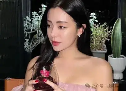 专挑富男撩?她被贵妇点名且成“名媛公敌”了 第38张 专挑富男撩?她被贵妇点名且成“名媛公敌”了 第38张