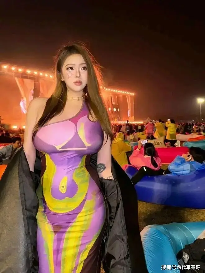 29岁美女网红口子姐去世!疑妈妈聊天记录曝光,称其心脏不好熬夜猝死 第4张 29岁美女网红口子姐去世!疑妈妈聊天记录曝光,称其心脏不好熬夜猝死 第4张