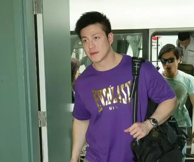 突发!TVB知名男星被曝破产且欠债不还,遭贴大字报追债 第6张 突发!TVB知名男星被曝破产且欠债不还,遭贴大字报追债 第6张