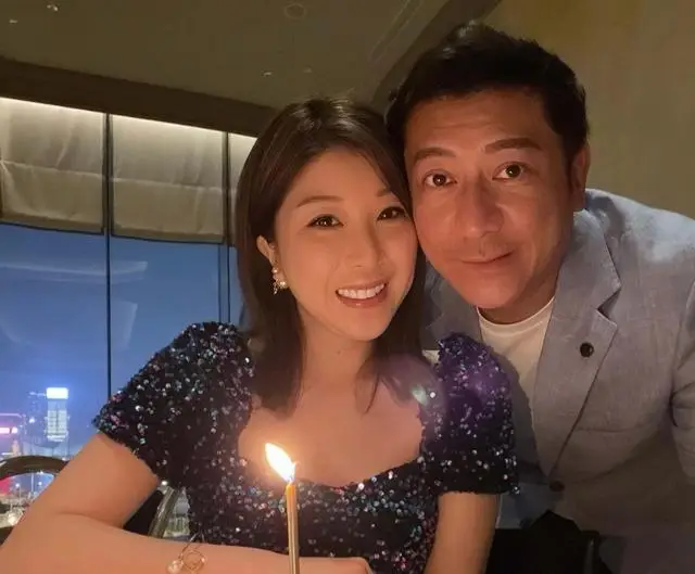 恭喜！香港知名女星离婚后火速迎来新恋情，自曝男友是霸道总裁  第4张