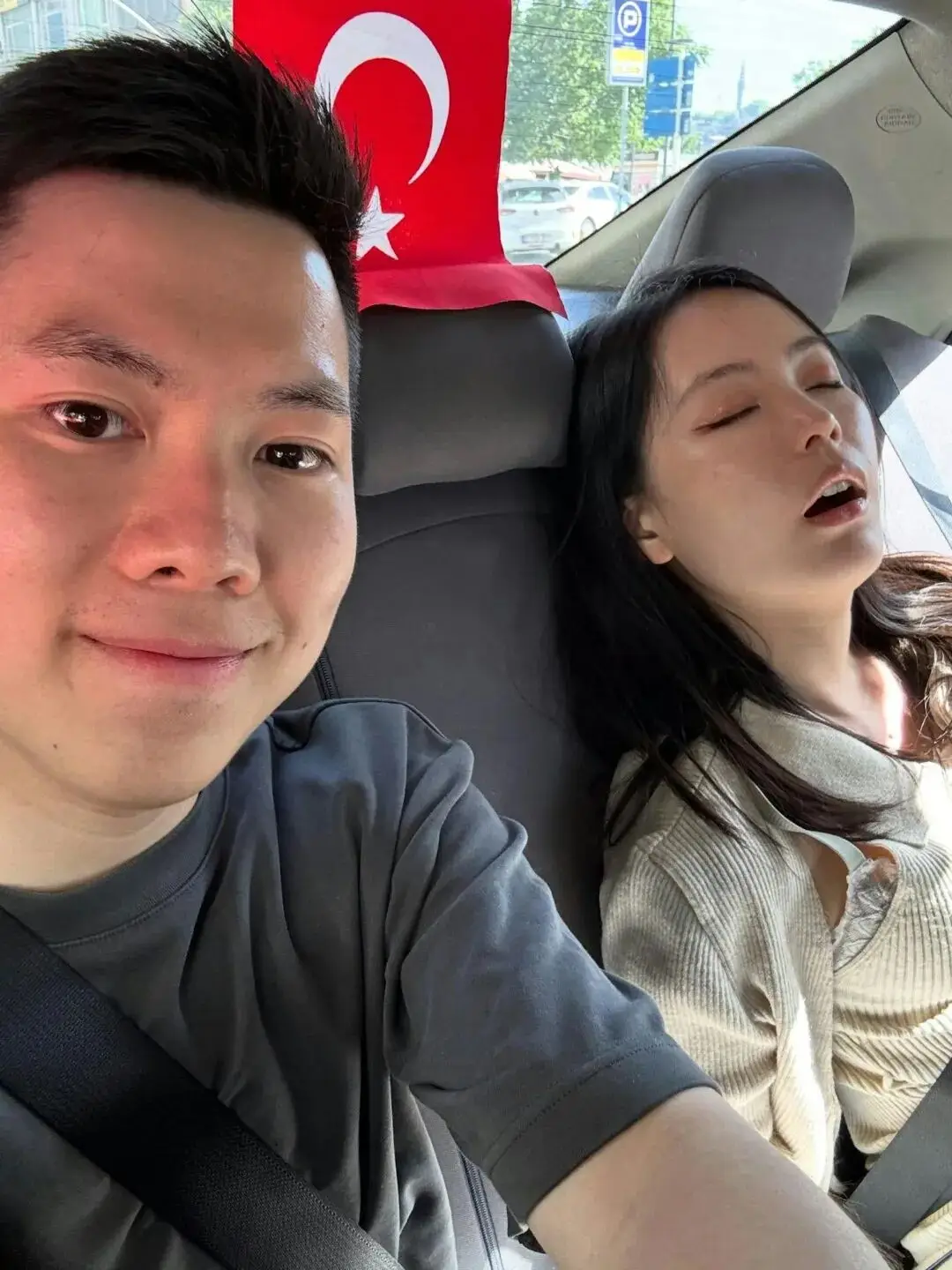 恭喜!TVB‘最美新闻女神’低胸婚纱嫁同台男主播,郎才女貌 第2张 恭喜!TVB‘最美新闻女神’低胸婚纱嫁同台男主播,郎才女貌 第2张