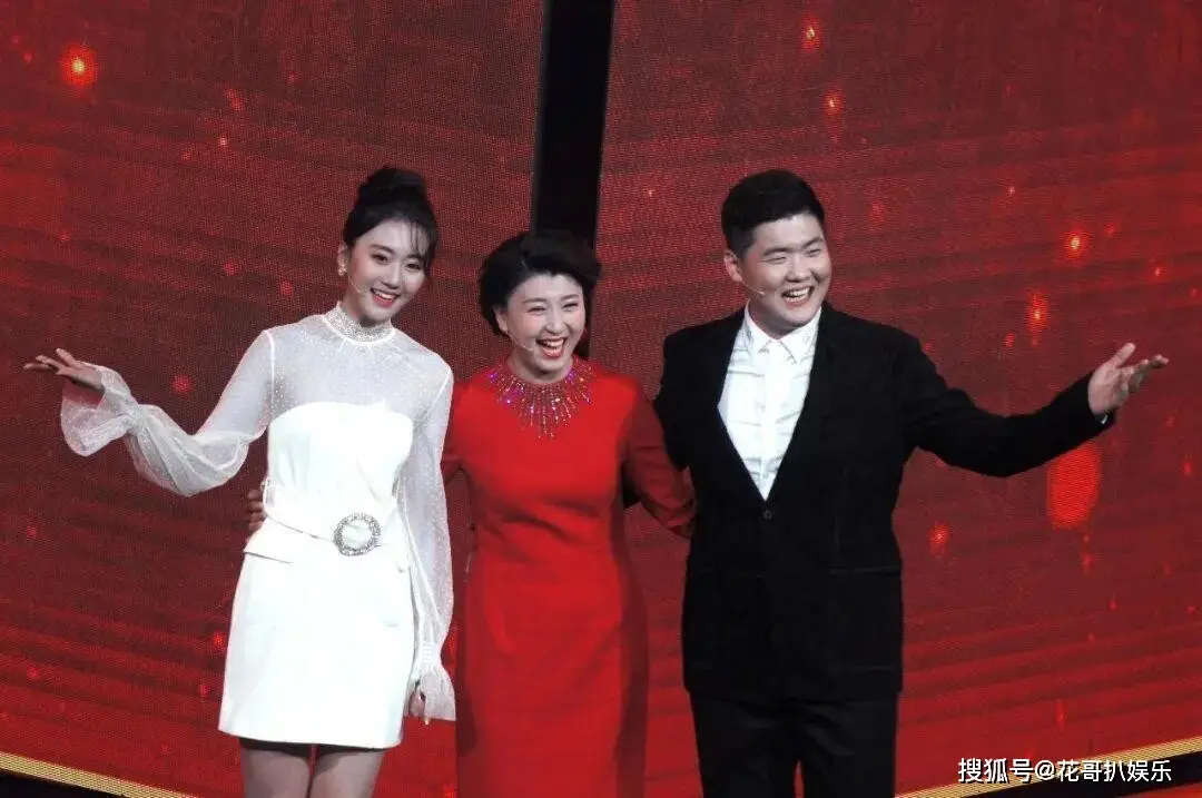 闫学晶事件发酵：疑似家族违规入学，还被扒出偷税漏税  第6张