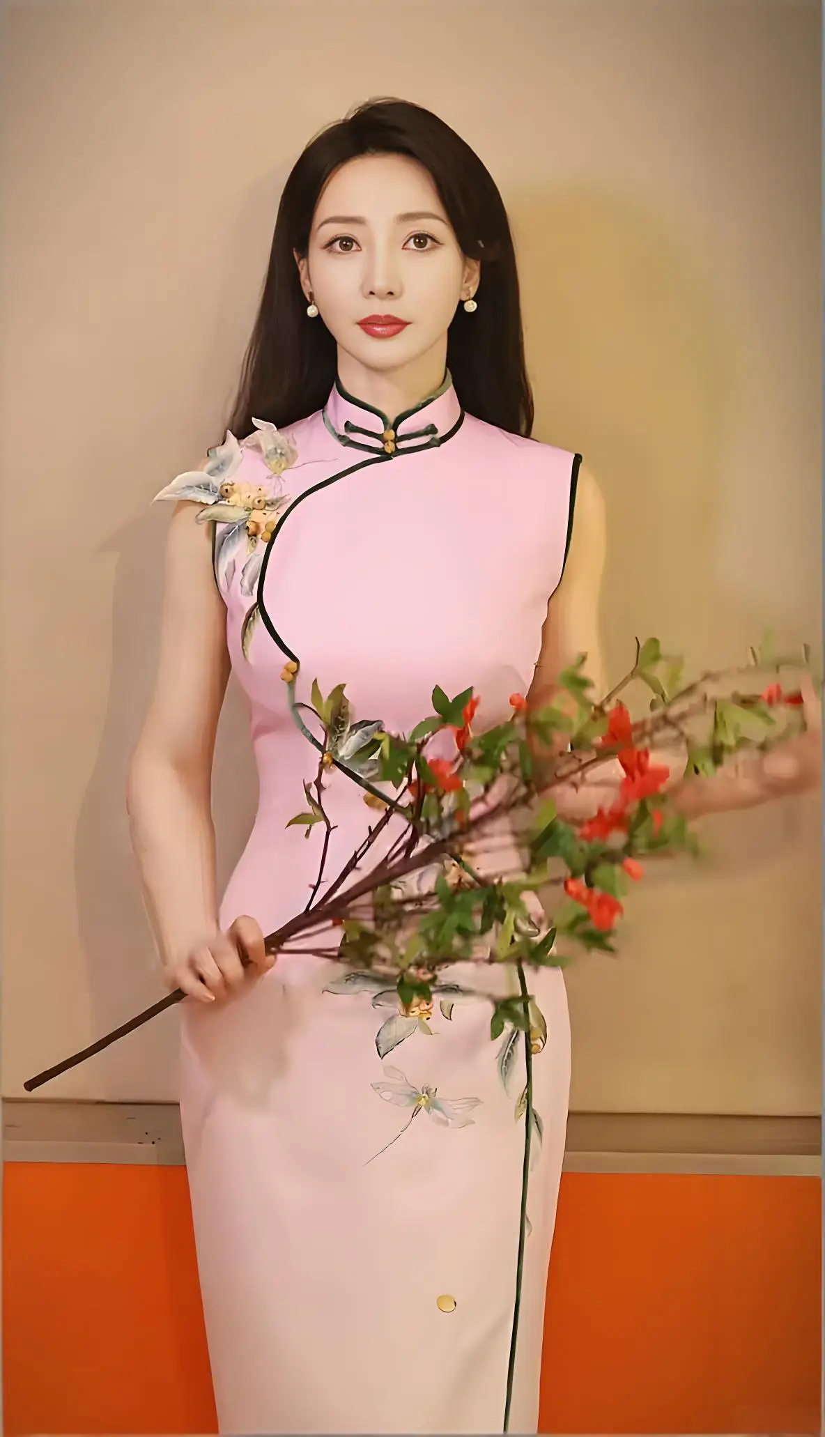 柳岩现身2026年央视春晚首次彩排阵容！网友质疑她借前男友上位  第5张