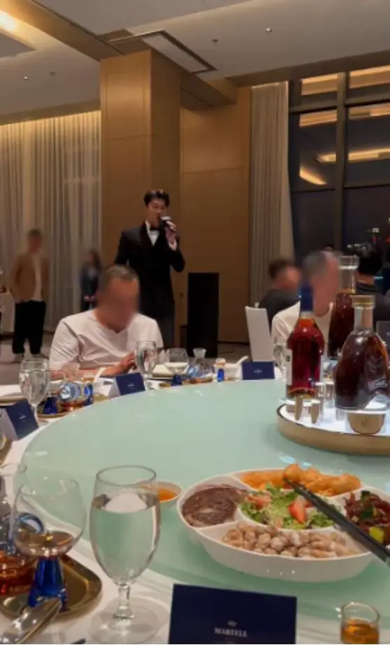 TVB知名视帝新造型再度受质疑，吓坏网民，被指很恐怖  第8张