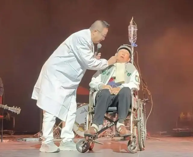 香港知名演员坐轮椅输液登台?身体状况欠佳,儿子在家里啃老 第3张 香港知名演员坐轮椅输液登台?身体状况欠佳,儿子在家里啃老 第3张