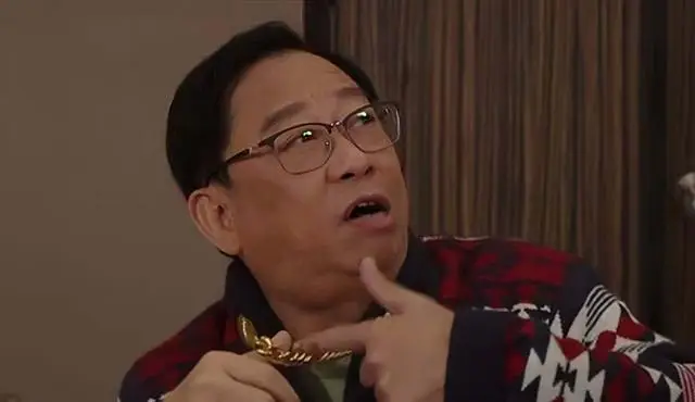 香港知名演员坐轮椅输液登台?身体状况欠佳,儿子在家里啃老 第5张 香港知名演员坐轮椅输液登台?身体状况欠佳,儿子在家里啃老 第5张