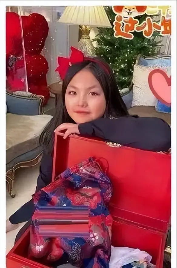 从‘炫富女王’到全网静音,李湘到底做错了啥? 第15张 从‘炫富女王’到全网静音,李湘到底做错了啥? 第15张