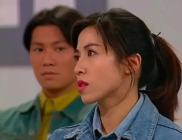 香港知名女星退圈多年罕见现身，妹妹患癌离世，在父亲临终前和解  第9张