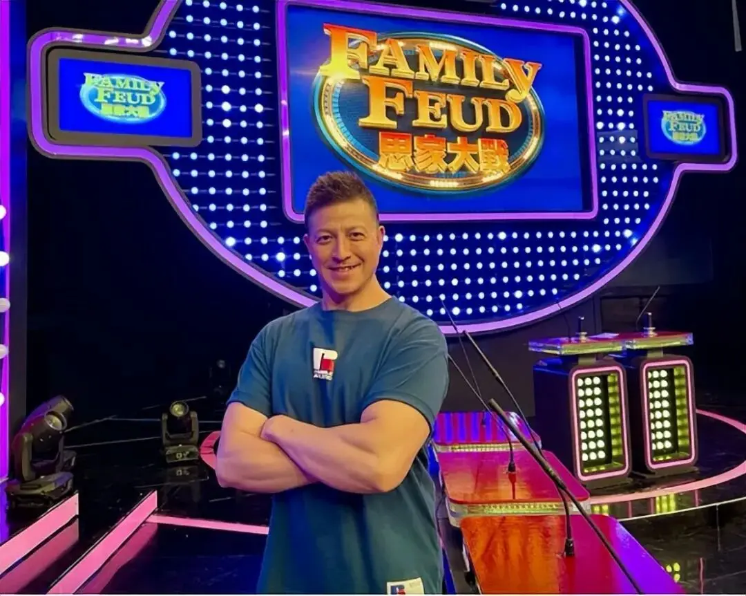 TVB男星被贴街报，指其欠债破产、求包养，形象崩坏？  第3张