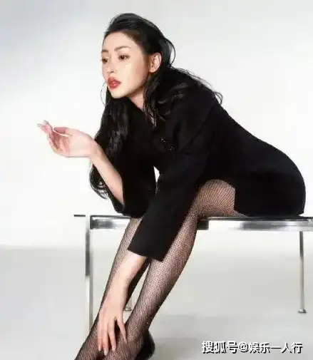 张天爱光脚造型火出圈,38码脚揽5亿流量,谁在逼我们给身体打分? 第5张 张天爱光脚造型火出圈,38码脚揽5亿流量,谁在逼我们给身体打分? 第5张