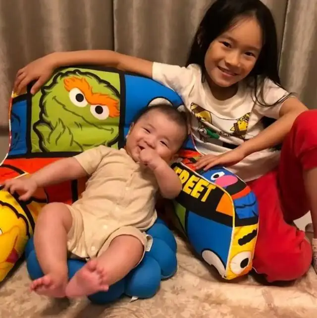 TVB前港姐冠军近况曝光!直播间被批蹭热度,造型被嘲似广场大妈 第9张 TVB前港姐冠军近况曝光!直播间被批蹭热度,造型被嘲似广场大妈 第9张