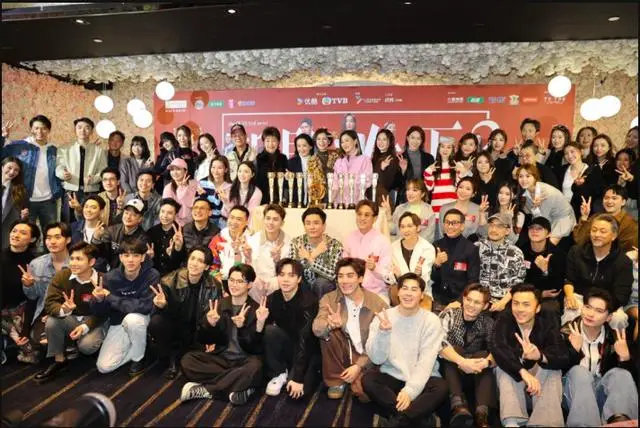 《新闻女王2》横扫10奖庆功,第三部有戏?佘诗曼想做杀手 第1张 《新闻女王2》横扫10奖庆功,第三部有戏?佘诗曼想做杀手 第1张