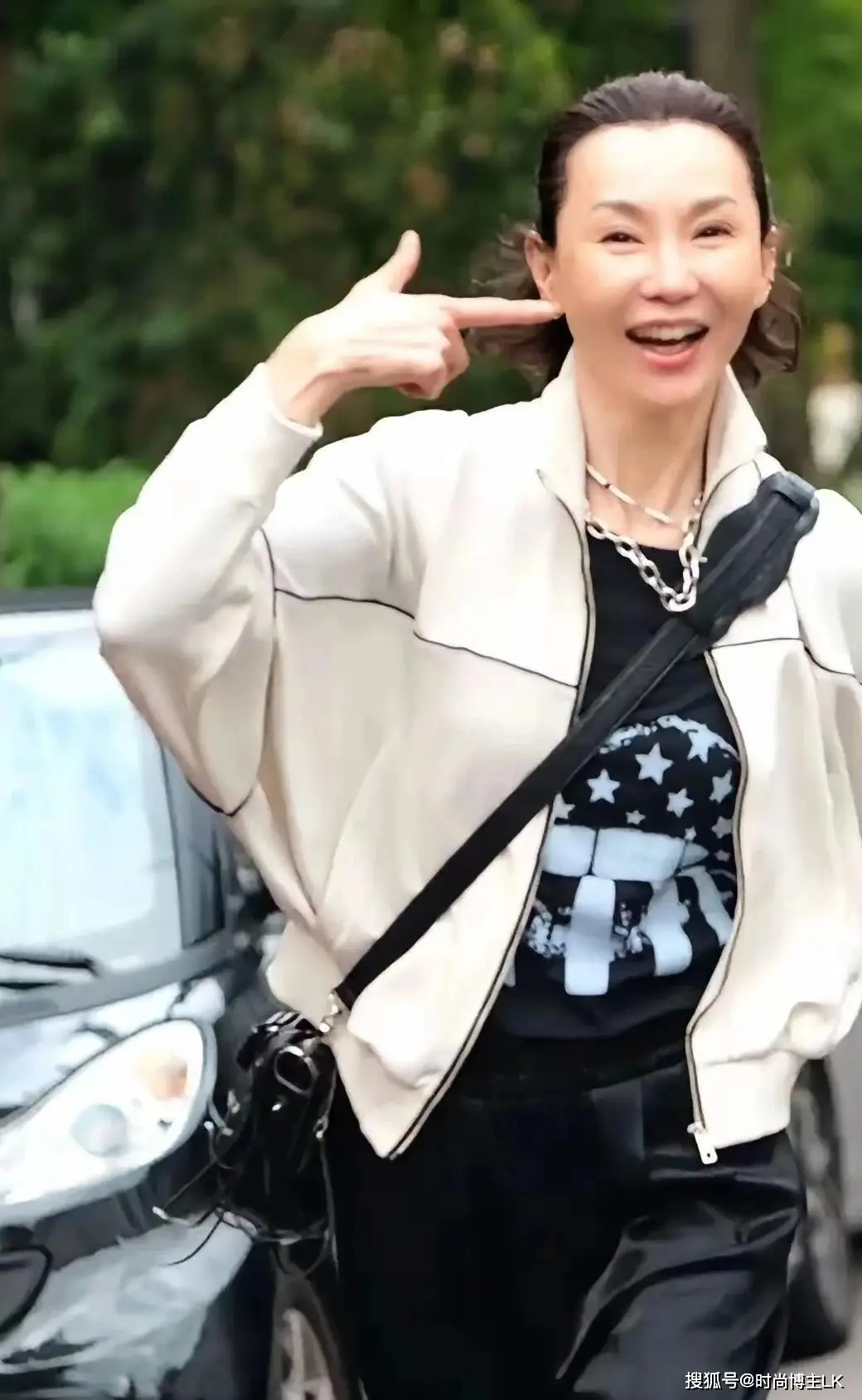 张曼玉一点也没女神包袱,素颜和友人聊天,62岁眼睛里依旧还有光 第6张 张曼玉一点也没女神包袱,素颜和友人聊天,62岁眼睛里依旧还有光 第6张