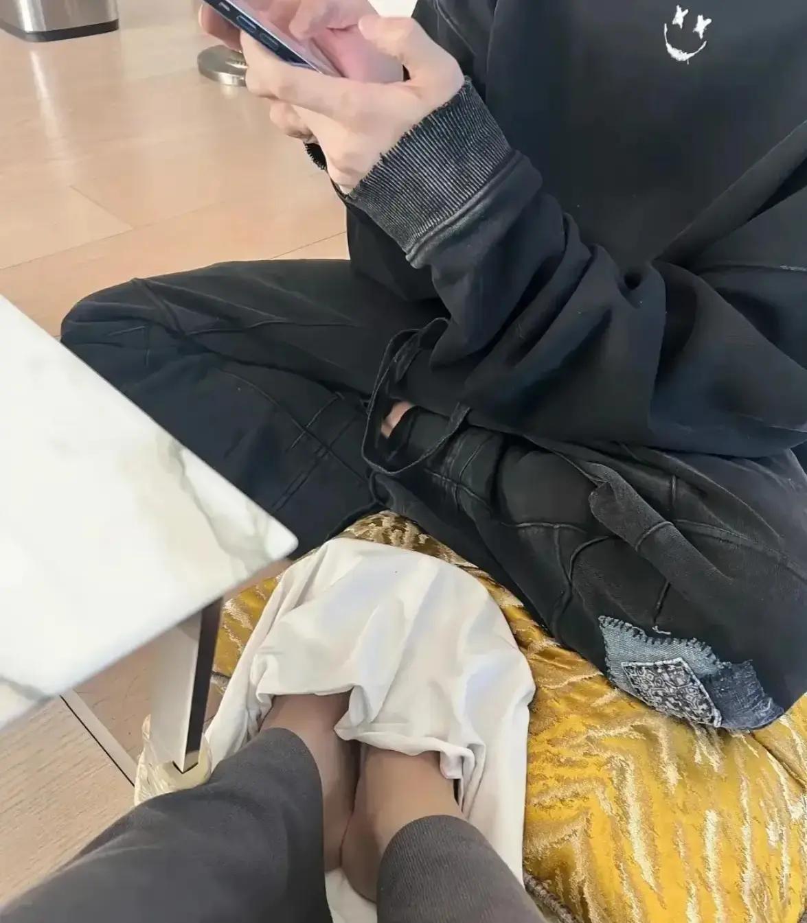 娱乐圈震惊八卦-年初猛料!女网红睡遍顶流拖垮半个娱乐圈,震惊众人 第5张 娱乐圈震惊八卦-年初猛料!女网红睡遍顶流拖垮半个娱乐圈,震惊众人 第5张