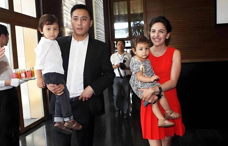 刘烨娱乐八卦-刘烨老婆是谁?他和安娜的家庭生活与演艺经历 第1张 刘烨娱乐八卦-刘烨老婆是谁?他和安娜的家庭生活与演艺经历 第1张