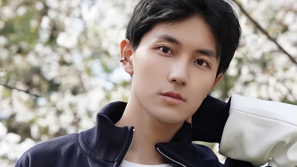 娱乐八卦瓜-网红不进娱乐圈原因引愤,竟还顺带曝出一个超级大瓜 第3张 娱乐八卦瓜-网红不进娱乐圈原因引愤,竟还顺带曝出一个超级大瓜 第3张