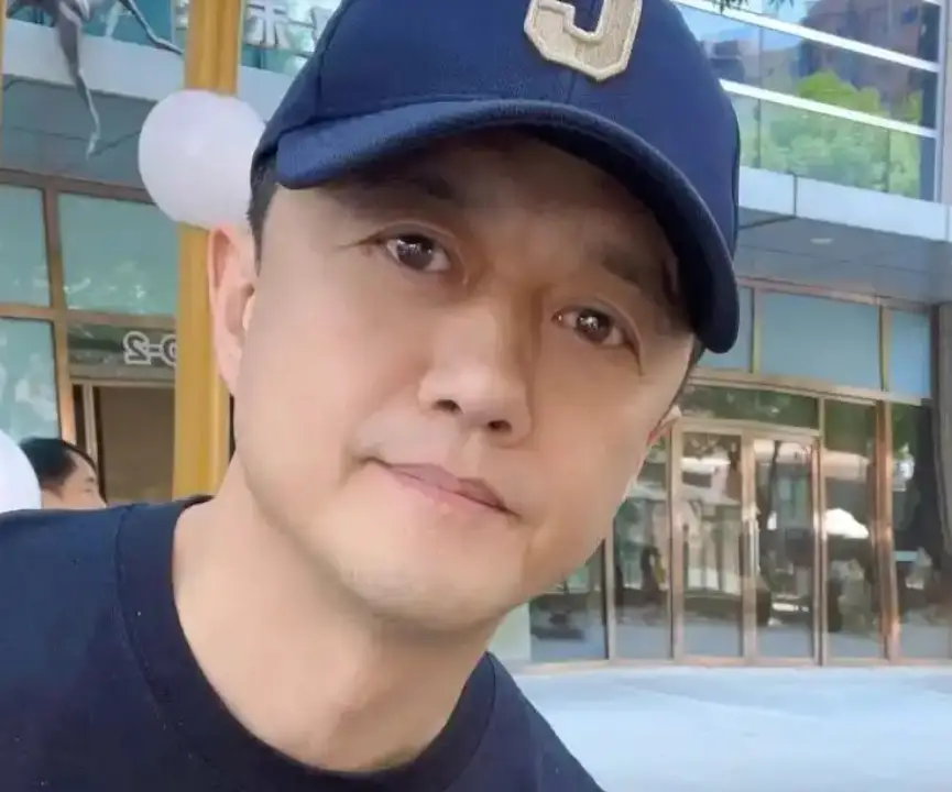 风向突变!博主力挺嫣然医院房东张毅,详述李亚鹏违约全程 第1张 风向突变!博主力挺嫣然医院房东张毅,详述李亚鹏违约全程 第1张