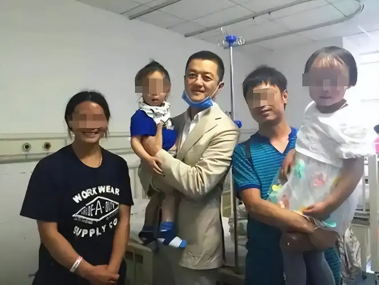 李亚鹏收千万捐助后现恶心一幕,最终结局大快人心 第8张 李亚鹏收千万捐助后现恶心一幕,最终结局大快人心 第8张