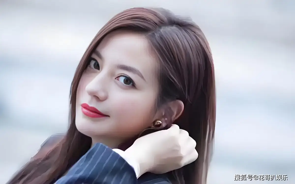 赵大眼凌晨突袭直播间露脸,妆容精致却因黑屏被秒封 第7张 赵大眼凌晨突袭直播间露脸,妆容精致却因黑屏被秒封 第7张