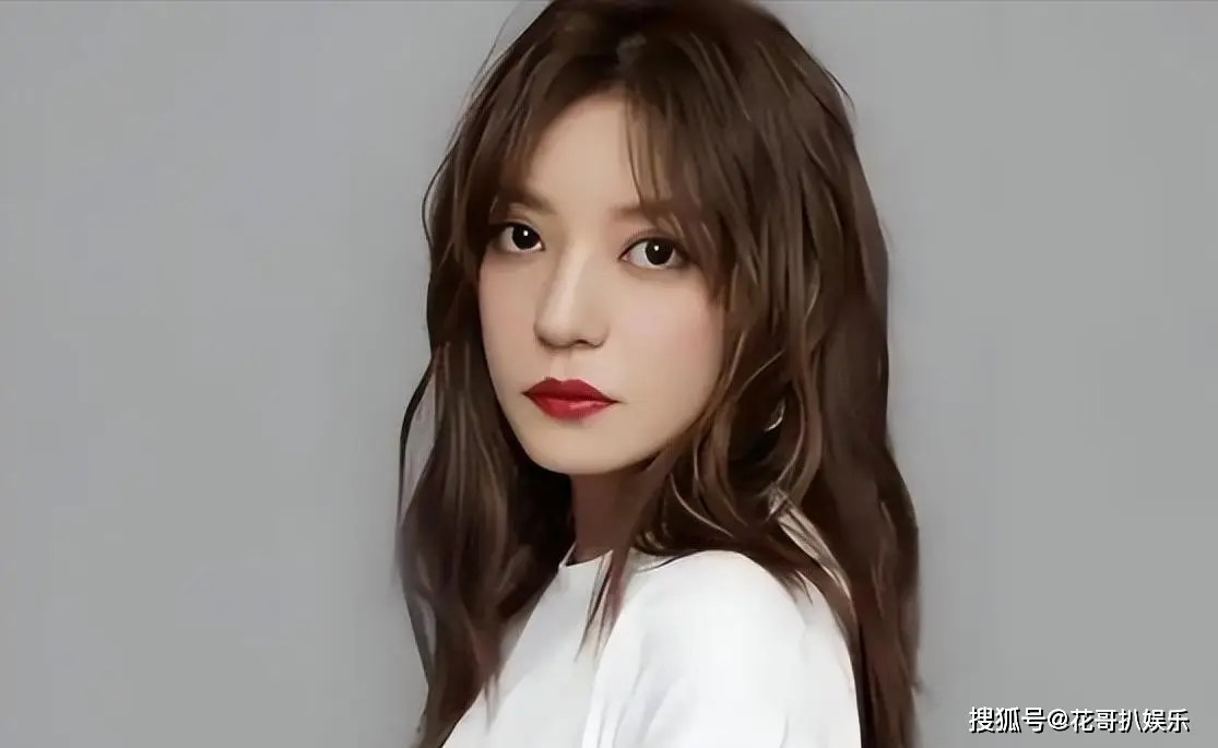 赵大眼凌晨突袭直播间露脸,妆容精致却因黑屏被秒封 第9张 赵大眼凌晨突袭直播间露脸,妆容精致却因黑屏被秒封 第9张