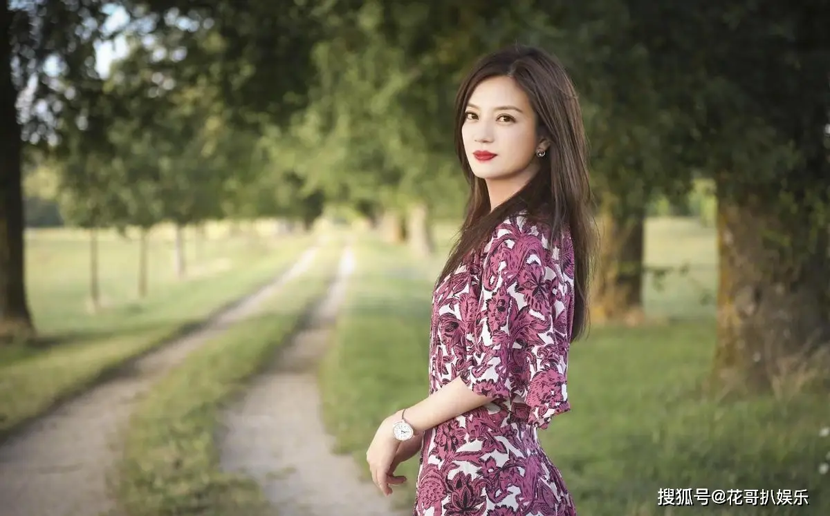 赵大眼凌晨突袭直播间露脸,妆容精致却因黑屏被秒封 第10张 赵大眼凌晨突袭直播间露脸,妆容精致却因黑屏被秒封 第10张