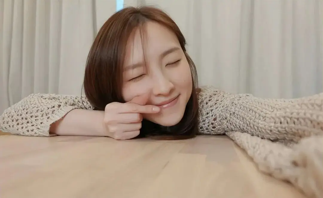 香港女星超自然言论引热议!曾在直播中求救,称有人要杀她 第4张 香港女星超自然言论引热议!曾在直播中求救,称有人要杀她 第4张