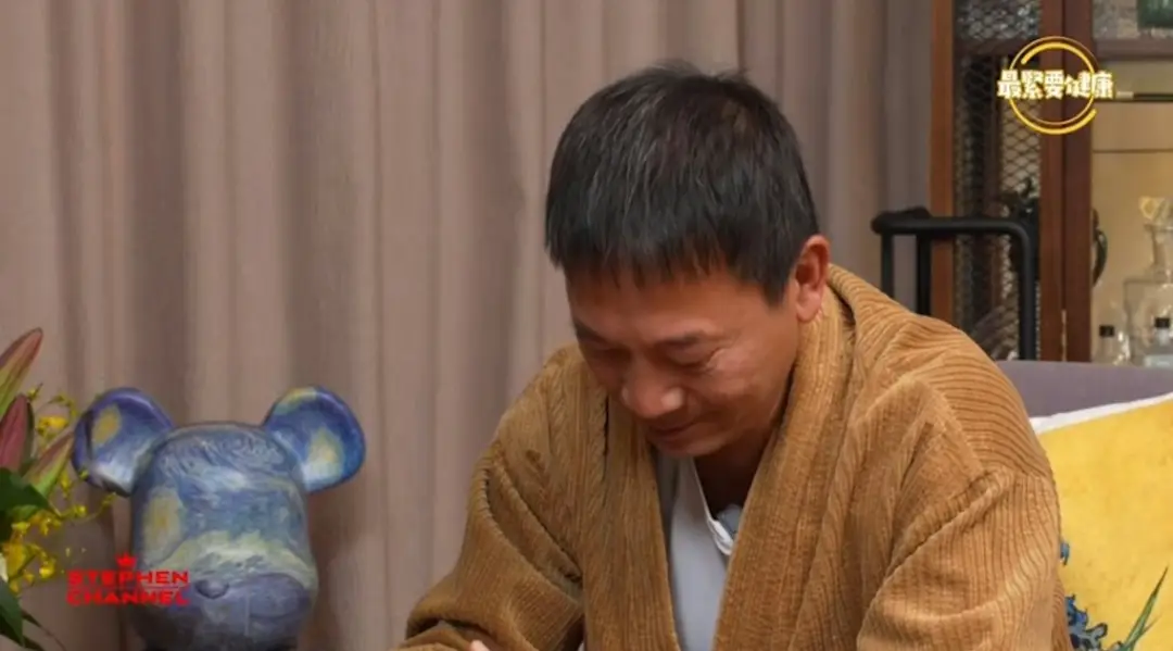 前TVB男星镜头前泪崩,忆述离巢遭高层斥冲动,曾被指为钱回巢,不想一潭死水 第3张 前TVB男星镜头前泪崩,忆述离巢遭高层斥冲动,曾被指为钱回巢,不想一潭死水 第3张