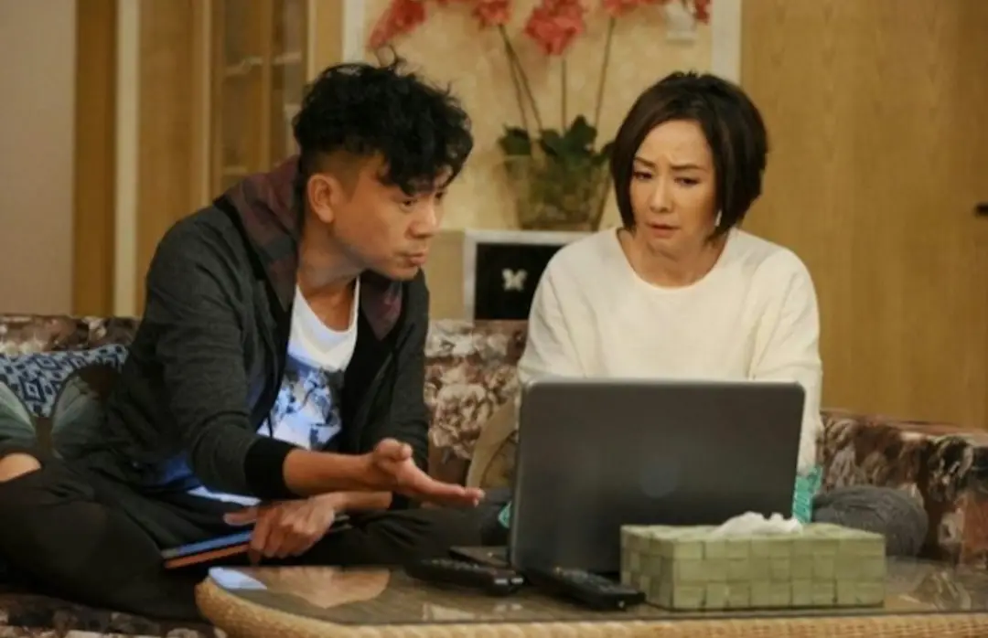 前TVB男星镜头前泪崩,忆述离巢遭高层斥冲动,曾被指为钱回巢,不想一潭死水 第4张 前TVB男星镜头前泪崩,忆述离巢遭高层斥冲动,曾被指为钱回巢,不想一潭死水 第4张