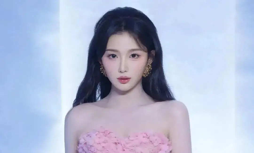 【2026.1.23】能说说孔雪儿?《盛世天下女帝篇》上线?秦天宇几线?大眼投票到底有啥意义没?微博四五百万粉丝的艺人会看私信? 第4张 【2026.1.23】能说说孔雪儿?《盛世天下女帝篇》上线?秦天宇几线?大眼投票到底有啥意义没?微博四五百万粉丝的艺人会看私信? 第4张