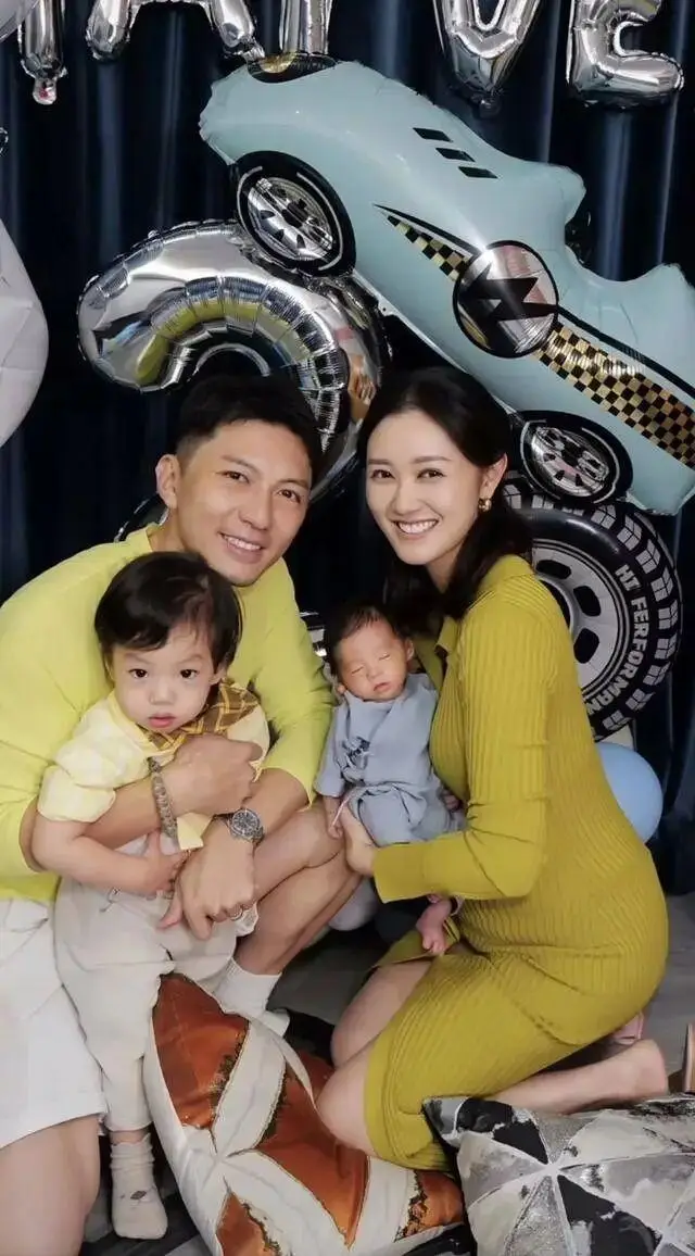 TVB女星变“虎妈”?情绪失控怒骂2岁儿子,被批是“怪兽家长” 第1张 TVB女星变“虎妈”?情绪失控怒骂2岁儿子,被批是“怪兽家长” 第1张