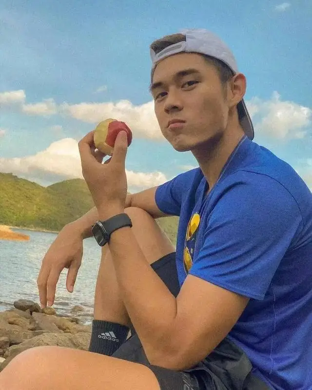 TVB绿叶男星自曝做搬运工赚外快,拍视频卖惨,不慎曝光复式大宅 第5张 TVB绿叶男星自曝做搬运工赚外快,拍视频卖惨,不慎曝光复式大宅 第5张