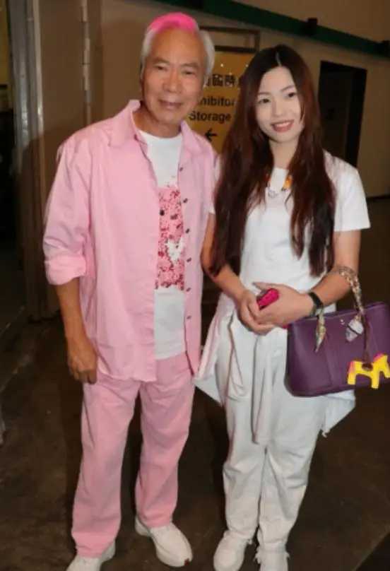 香港知名老戏骨含泪告白小36岁女友,仍对女方存在幻想,等待转机 第1张 香港知名老戏骨含泪告白小36岁女友,仍对女方存在幻想,等待转机 第1张