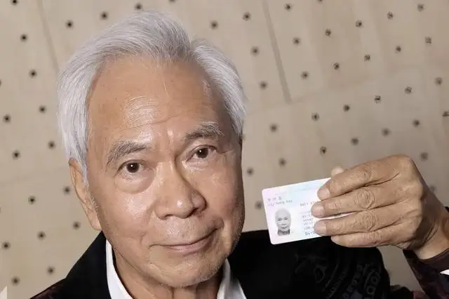 香港知名演员婚内出轨净身出户,送前妻八套房俩车位 第2张 香港知名演员婚内出轨净身出户,送前妻八套房俩车位 第2张