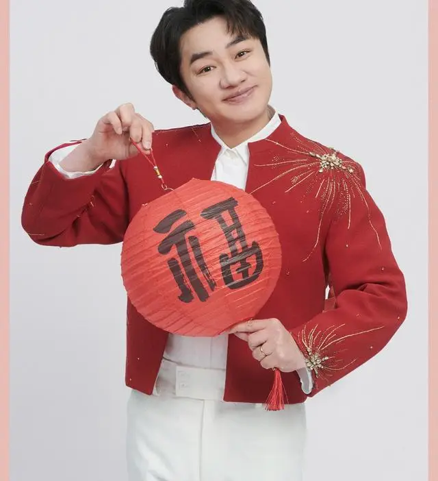 知名港星事业越来越好!旗下公司签约艺人超200位,已进军饮食界 第5张 知名港星事业越来越好!旗下公司签约艺人超200位,已进军饮食界 第5张