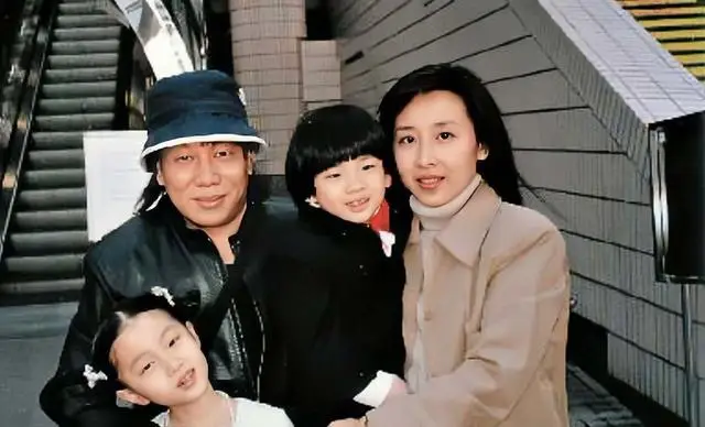 一路走好！香港知名演员举行出殡仪式，心脏衰竭抢救七小时离世  第9张