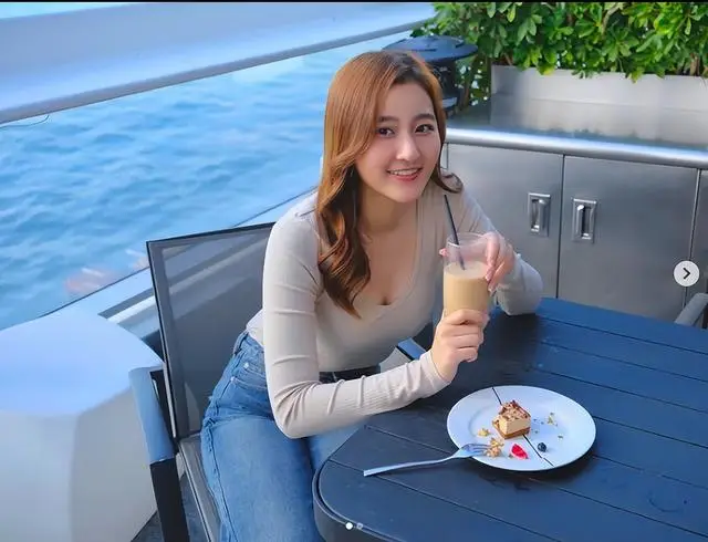 TVB前“清纯女神”秘密产女,曾演钟嘉欣少女版,如今惊现幸福肥 第7张 TVB前“清纯女神”秘密产女,曾演钟嘉欣少女版,如今惊现幸福肥 第7张