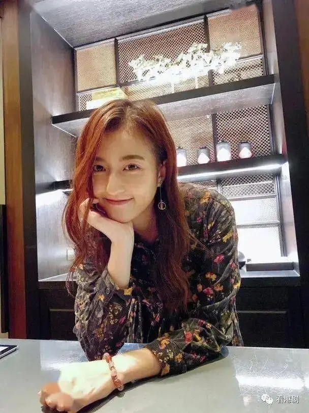 TVB前“清纯女神”秘密产女,曾演钟嘉欣少女版,如今惊现幸福肥 第9张 TVB前“清纯女神”秘密产女,曾演钟嘉欣少女版,如今惊现幸福肥 第9张